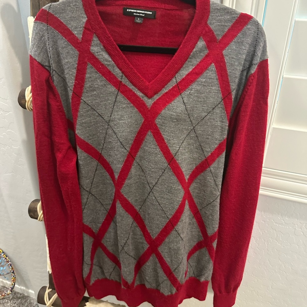 Express Design Burgundy/Red and Gray Men's Sweater